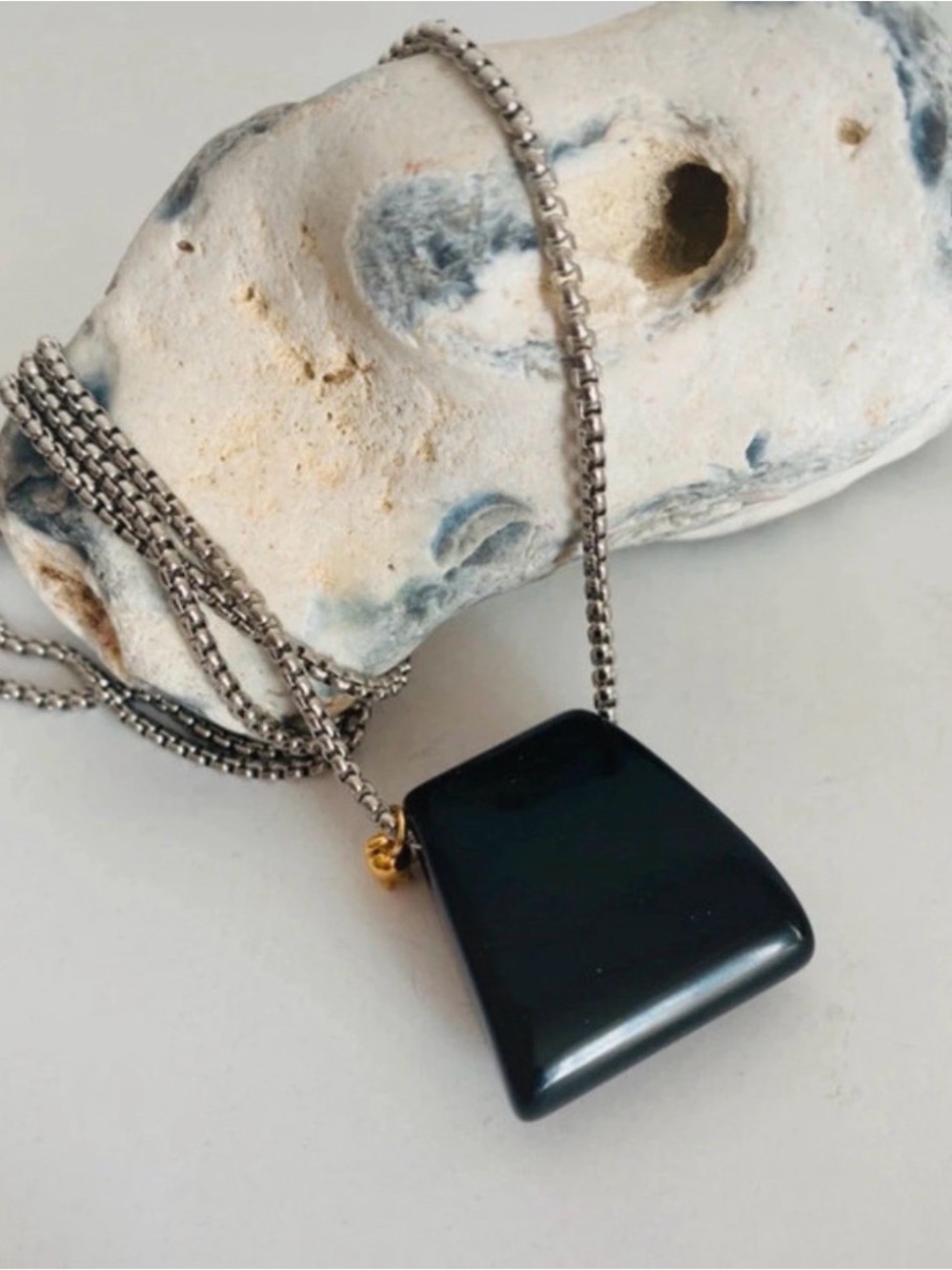 Black Pendant Necklace - Sleek Modern Design